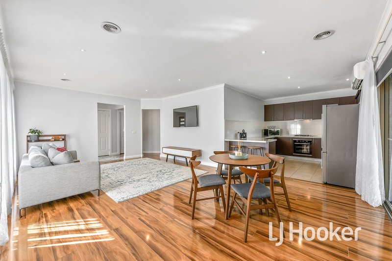 Photo - 78A Warana Drive, Hampton Park VIC 3976 - Image 4