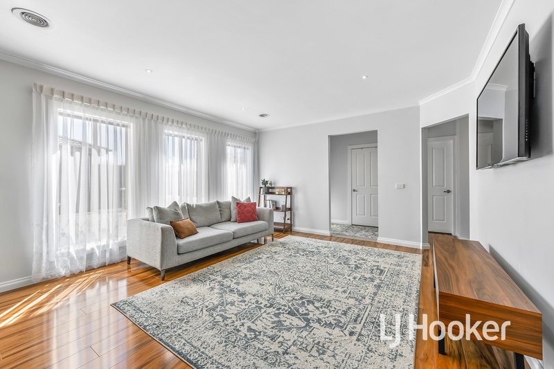 Photo - 78A Warana Drive, Hampton Park VIC 3976 - Image 5