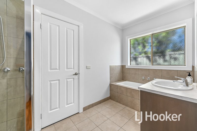 Photo - 78A Warana Drive, Hampton Park VIC 3976 - Image 9