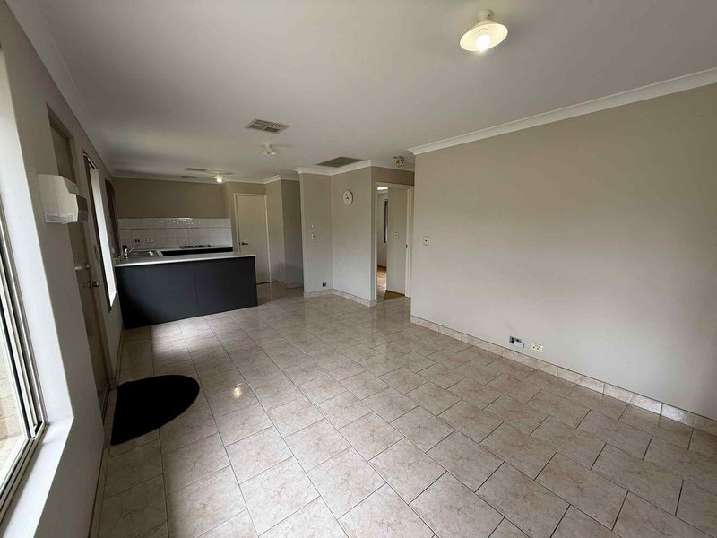 Photo - 78A Woodbridge Drive, Cooloongup WA 6168 - Image 2