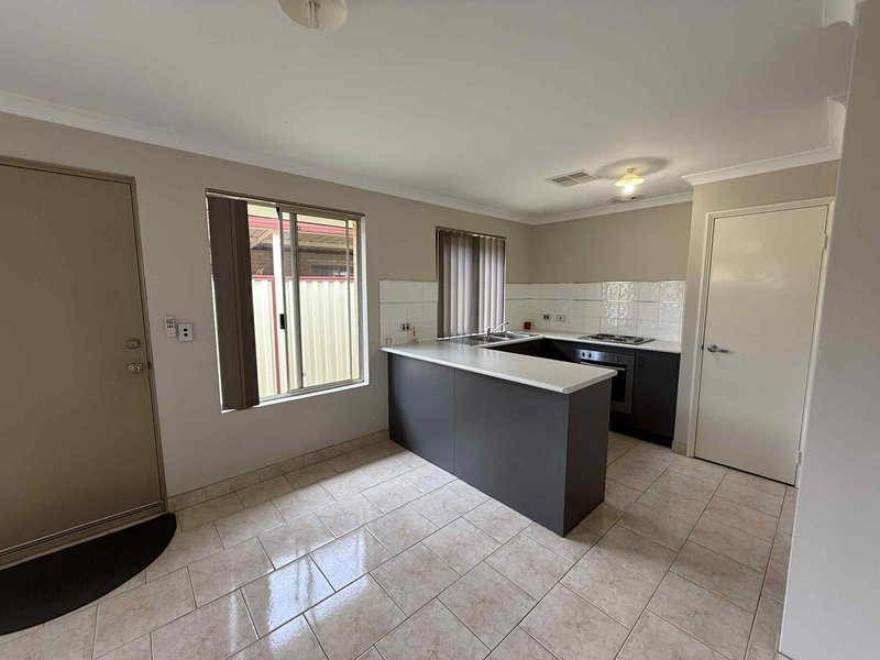 Photo - 78A Woodbridge Drive, Cooloongup WA 6168 - Image 5