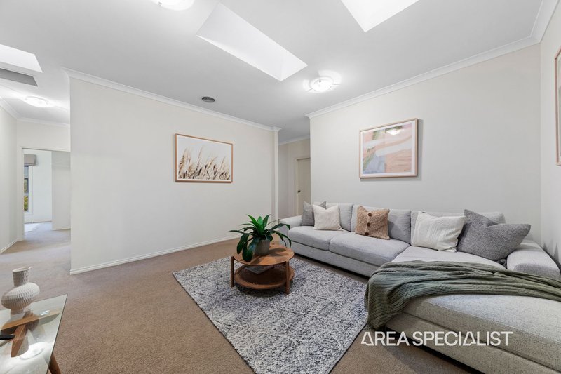 Photo - 79 Banjo Paterson Drive, Pakenham VIC 3810 - Image 9