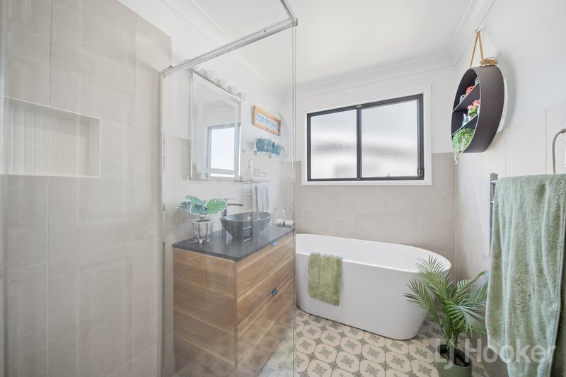 Photo - 79 Banksia Drive, Symonston ACT 2609 - Image 6