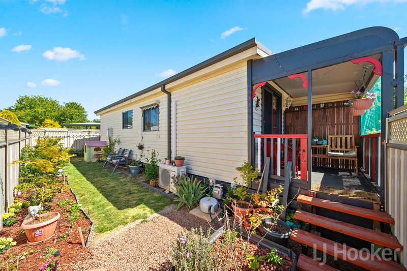 Photo - 79 Banksia Drive, Symonston ACT 2609 - Image 11