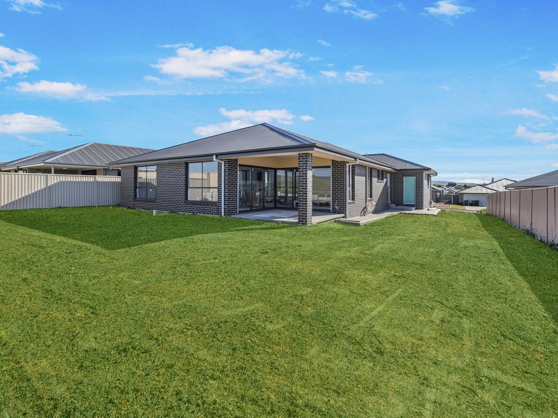 Photo - 79 Basalt Way, Kelso NSW 2795 - Image 8