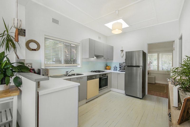 Photo - 79 Bennett Street, Curl Curl NSW 2096 - Image 5