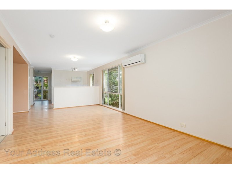 Photo - 79 Bottlebrush Drive, Regents Park QLD 4118 - Image 4