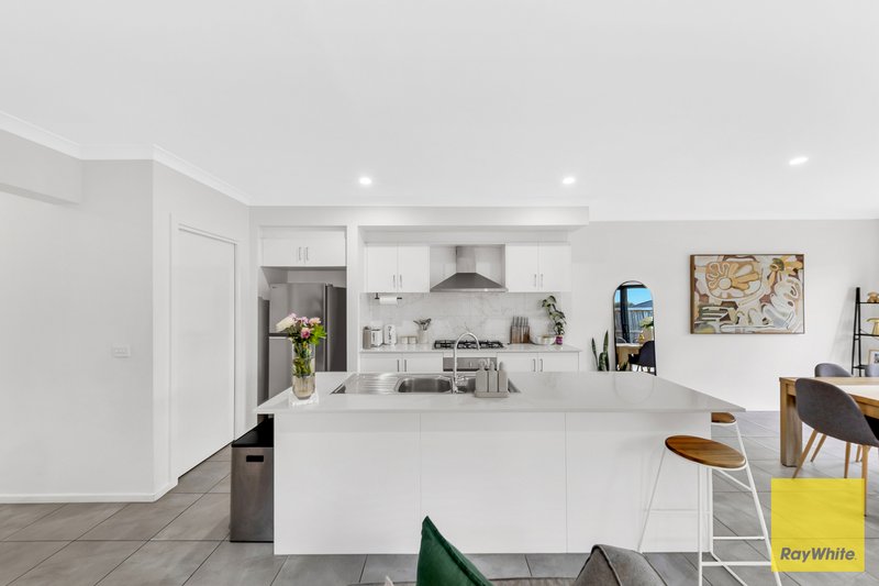 Photo - 79 Brightvale Boulevard, Wyndham Vale VIC 3024 - Image 4