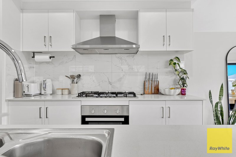 Photo - 79 Brightvale Boulevard, Wyndham Vale VIC 3024 - Image 6