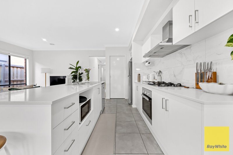 Photo - 79 Brightvale Boulevard, Wyndham Vale VIC 3024 - Image 7