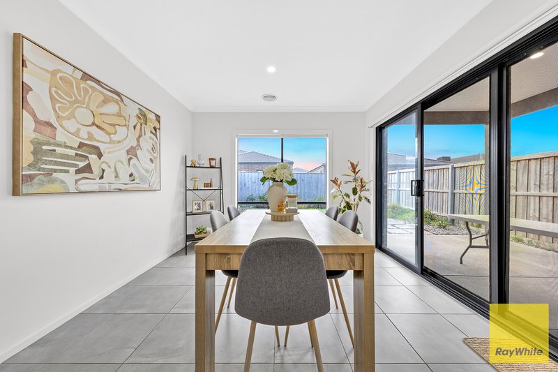 Photo - 79 Brightvale Boulevard, Wyndham Vale VIC 3024 - Image 10