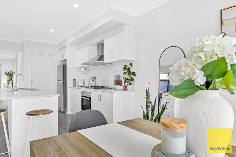 Photo - 79 Brightvale Boulevard, Wyndham Vale VIC 3024 - Image 12