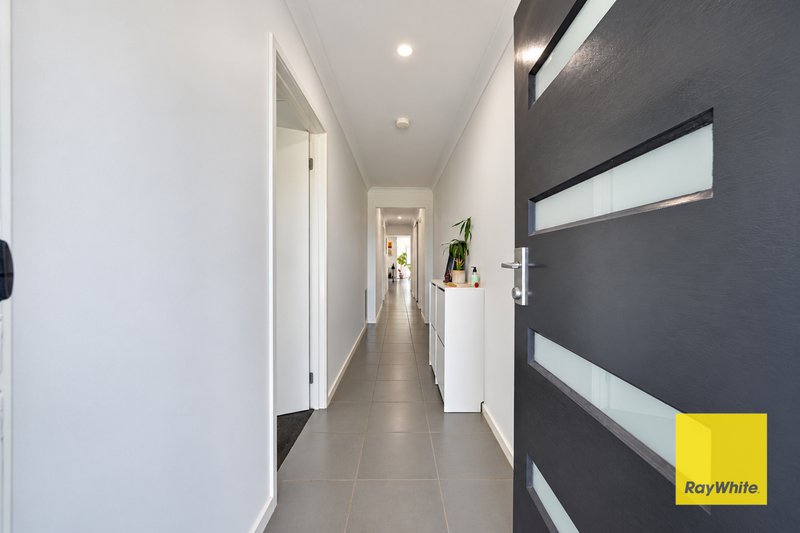 Photo - 79 Butterfly Boulevard, Tarneit VIC 3029 - Image 3