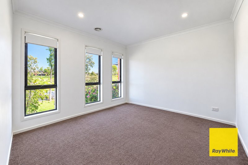 Photo - 79 Butterfly Boulevard, Tarneit VIC 3029 - Image 10