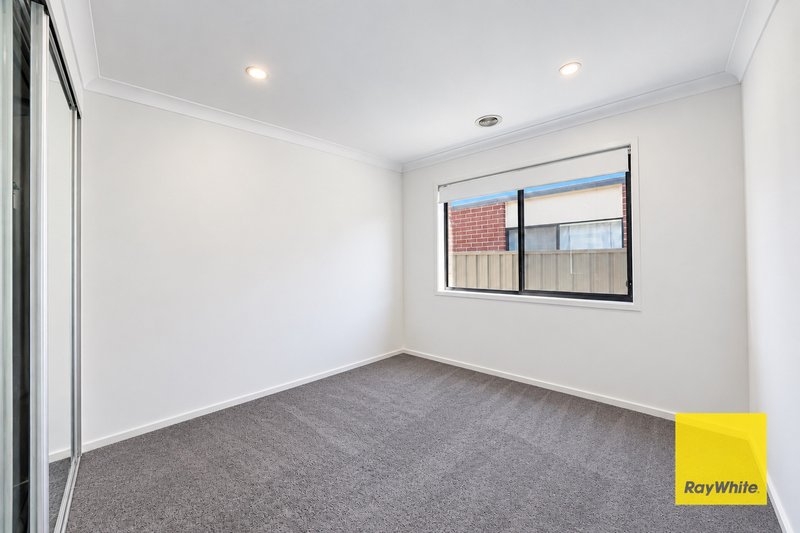 Photo - 79 Butterfly Boulevard, Tarneit VIC 3029 - Image 12