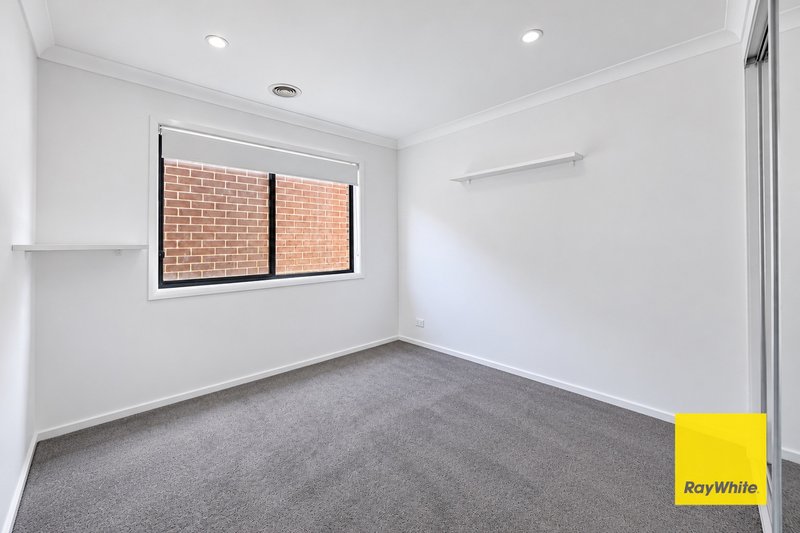 Photo - 79 Butterfly Boulevard, Tarneit VIC 3029 - Image 13