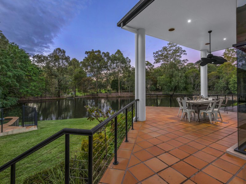 Photo - 79 Camelot Place, Bridgeman Downs QLD 4035 - Image 5