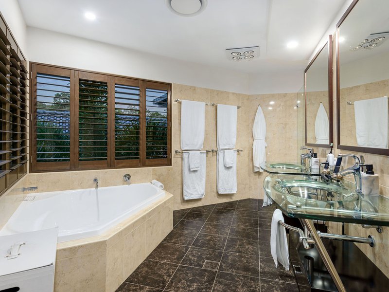 Photo - 79 Camelot Place, Bridgeman Downs QLD 4035 - Image 15