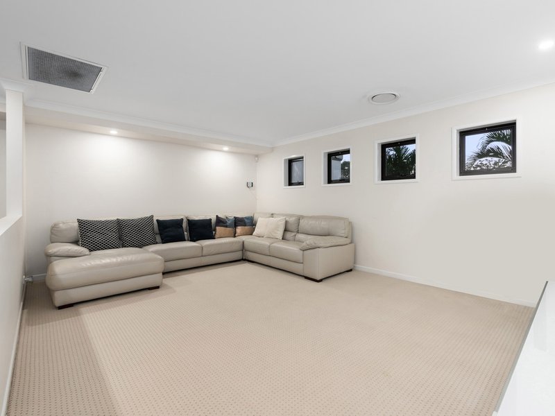 Photo - 79 Camelot Place, Bridgeman Downs QLD 4035 - Image 16