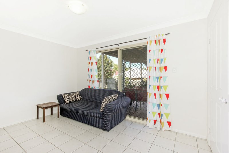 Photo - 79 Cascade Drive, Forest Lake QLD 4078 - Image 5