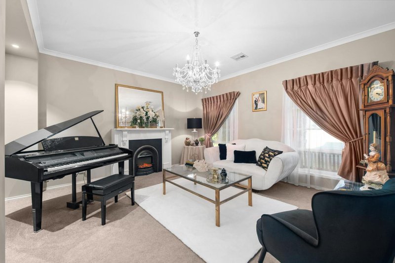Photo - 79 Cassons Crescent, Huntly VIC 3551 - Image 4