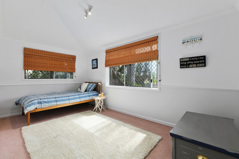 Photo - 79 Chapel Road, Nikenbah QLD 4655 - Image 23