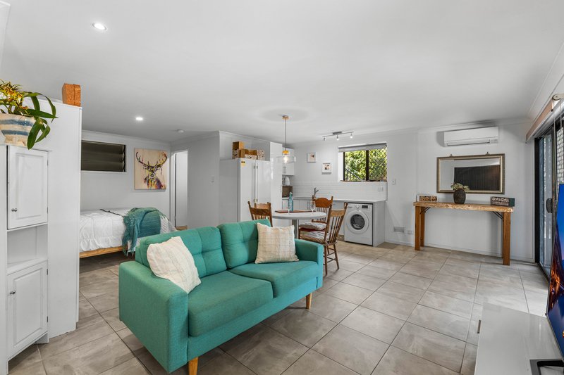 Photo - 79 Constellation Way, Wynnum QLD 4178 - Image 11