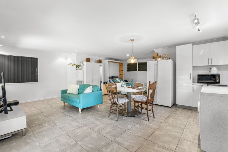 Photo - 79 Constellation Way, Wynnum QLD 4178 - Image 12