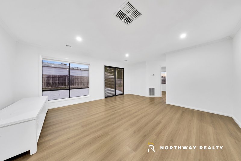 Photo - 79 Duke Street, Wallan VIC 3756 - Image 8