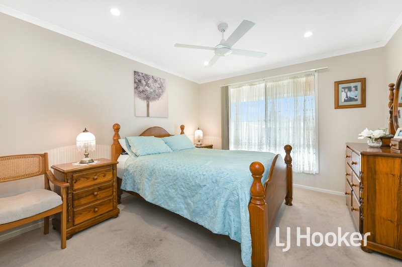 Photo - 79 Ebony Drive, Pakenham VIC 3810 - Image 8