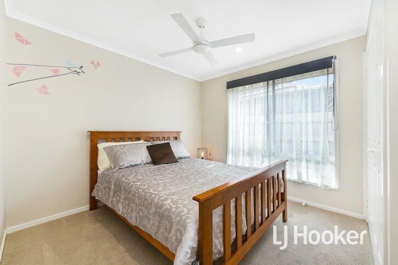 Photo - 79 Ebony Drive, Pakenham VIC 3810 - Image 12