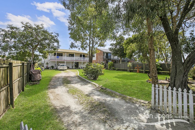 Photo - 79 Esplanade North, Deception Bay QLD 4508 - Image 10