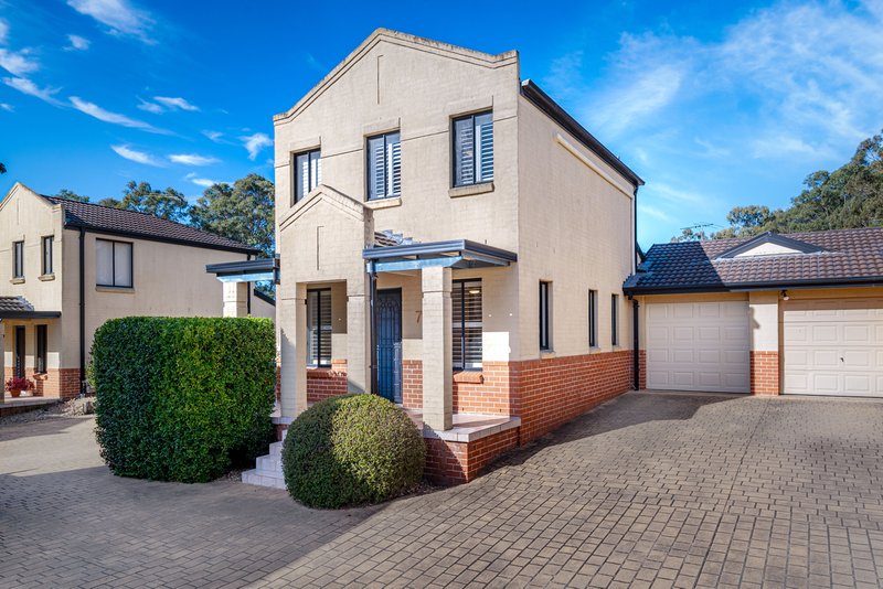 7/9 Fourth Avenue, Macquarie Fields NSW 2564