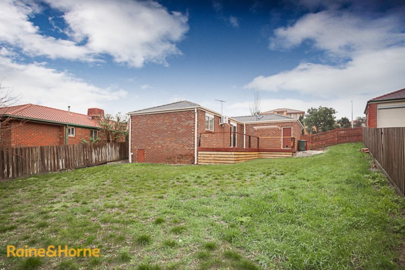 Photo - 79 Fullbrook Drive, Sunbury VIC 3429 - Image 13