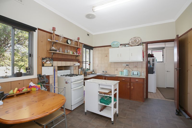 Photo - 79 Gravesend Street, Colac VIC 3250 - Image 4