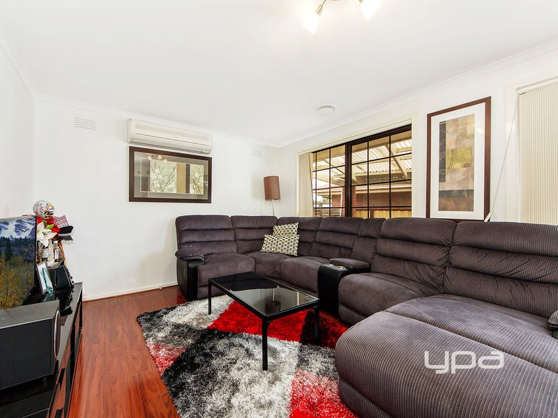 Photo - 79 Grevillea Road, Kings Park VIC 3021 - Image 3