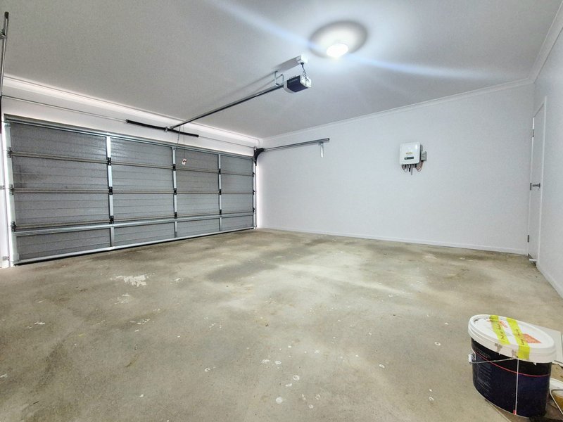 Photo - 79 Hanover Circuit, Melton South VIC 3338 - Image 17