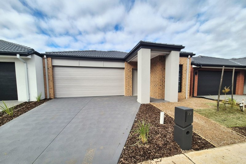 Photo - 79 Hanover Circuit, Melton South VIC 3338 - Image 18