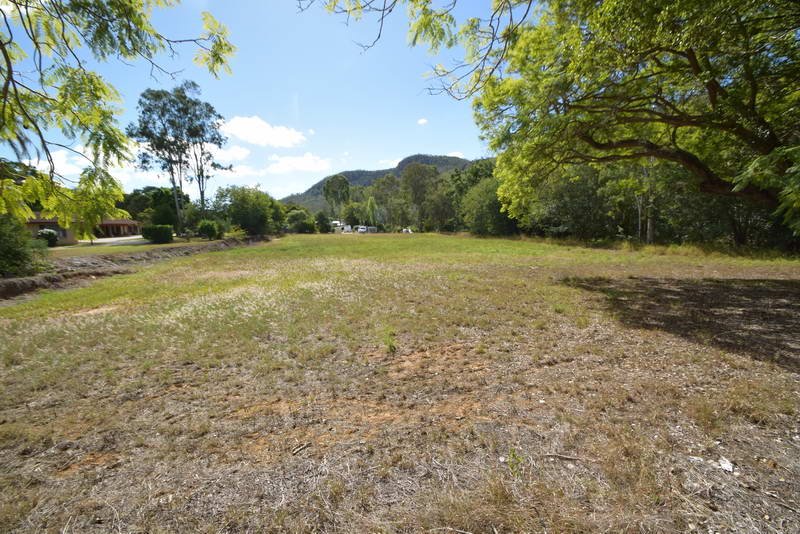 Photo - 79 Ipswich Street, Esk QLD 4312 - Image 4