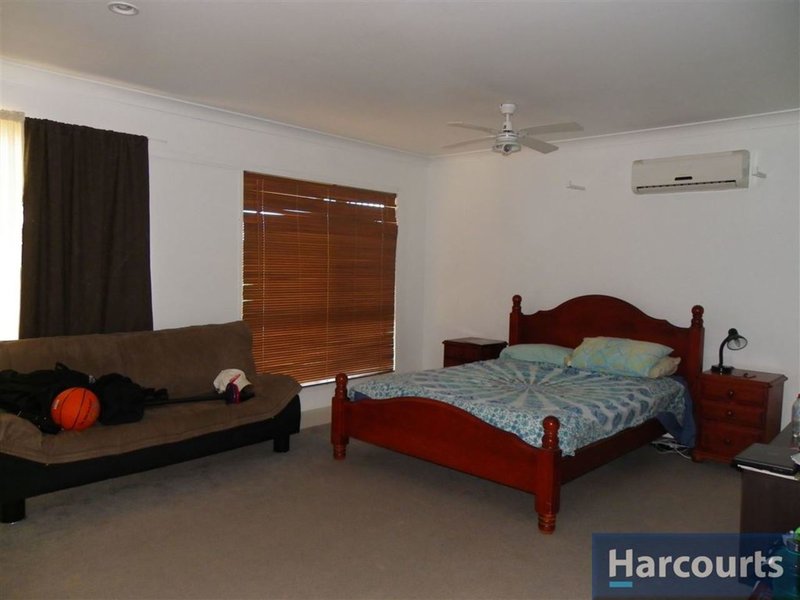 Photo - 79 Jasmin Dr , Bongaree QLD 4507 - Image 12