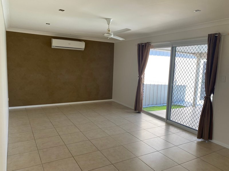 Photo - 79 Jasmin Drive, Bongaree QLD 4507 - Image 4