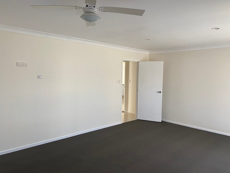 Photo - 79 Jasmin Drive, Bongaree QLD 4507 - Image 11