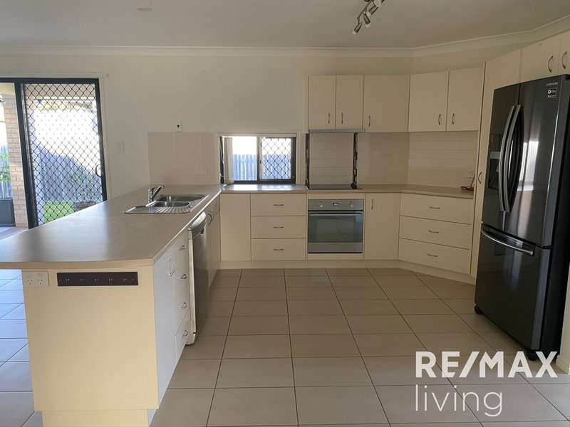 Photo - 79 Kangaroo Avenue, Bongaree QLD 4507 - Image 2