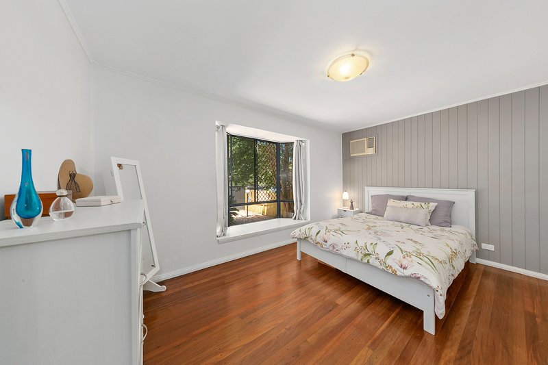 Photo - 79 Kilkivan Ave , Kenmore QLD 4069 - Image 9