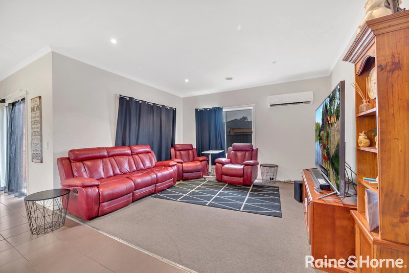 Photo - 79 Lakewood Boulevard, Melton VIC 3337 - Image 4