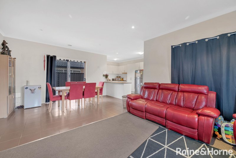 Photo - 79 Lakewood Boulevard, Melton VIC 3337 - Image 6