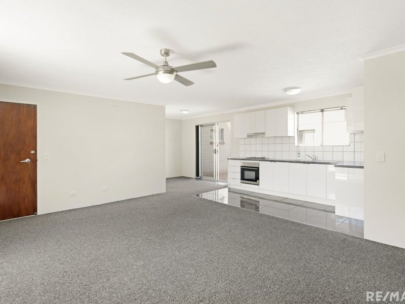 Photo - 7/9 Loder Street, Biggera Waters QLD 4216 - Image 4