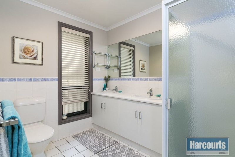 Photo - 79 Ragamuffin Drive, Hallett Cove SA 5158 - Image 6