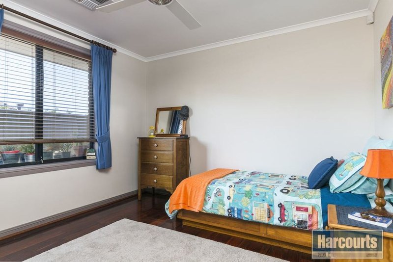 Photo - 79 Ragamuffin Drive, Hallett Cove SA 5158 - Image 7