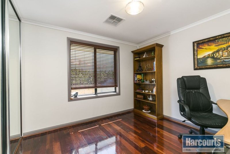 Photo - 79 Ragamuffin Drive, Hallett Cove SA 5158 - Image 9